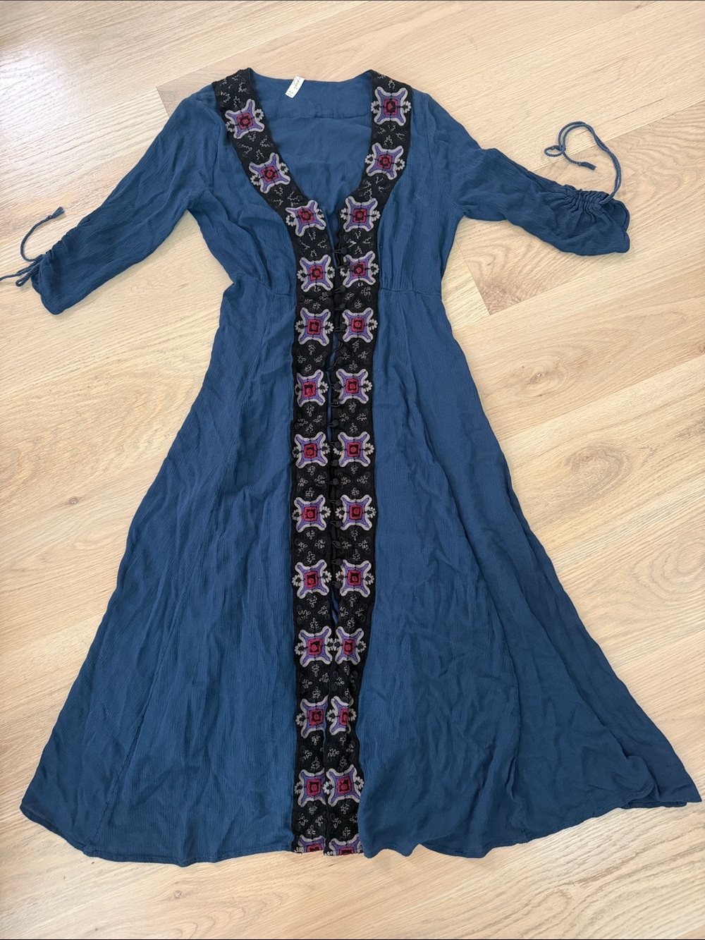 Free People Blue Embroidered Midi Dress Size 4 Boho Button Front Cinch Sleeve